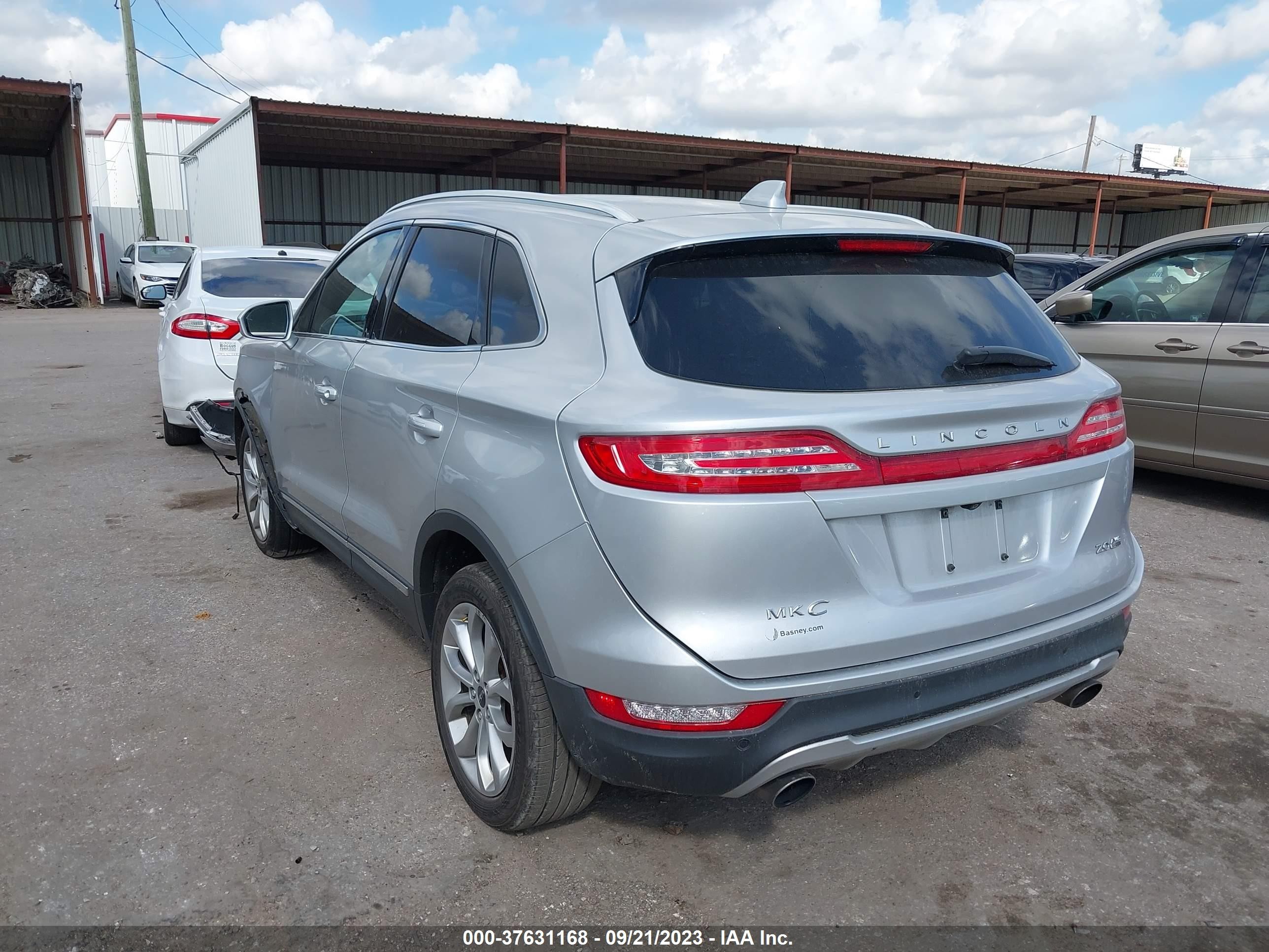 Photo 2 VIN: 5LMCJ2A96FUJ45802 - LINCOLN MKC 