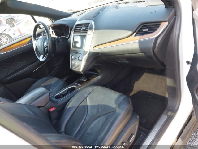 Photo 4 VIN: 5LMCJ2C90HUL39824 - LINCOLN MKC 