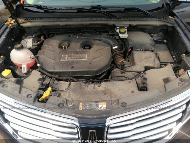 Photo 9 VIN: 5LMCJ2C90HUL49804 - LINCOLN MKC 