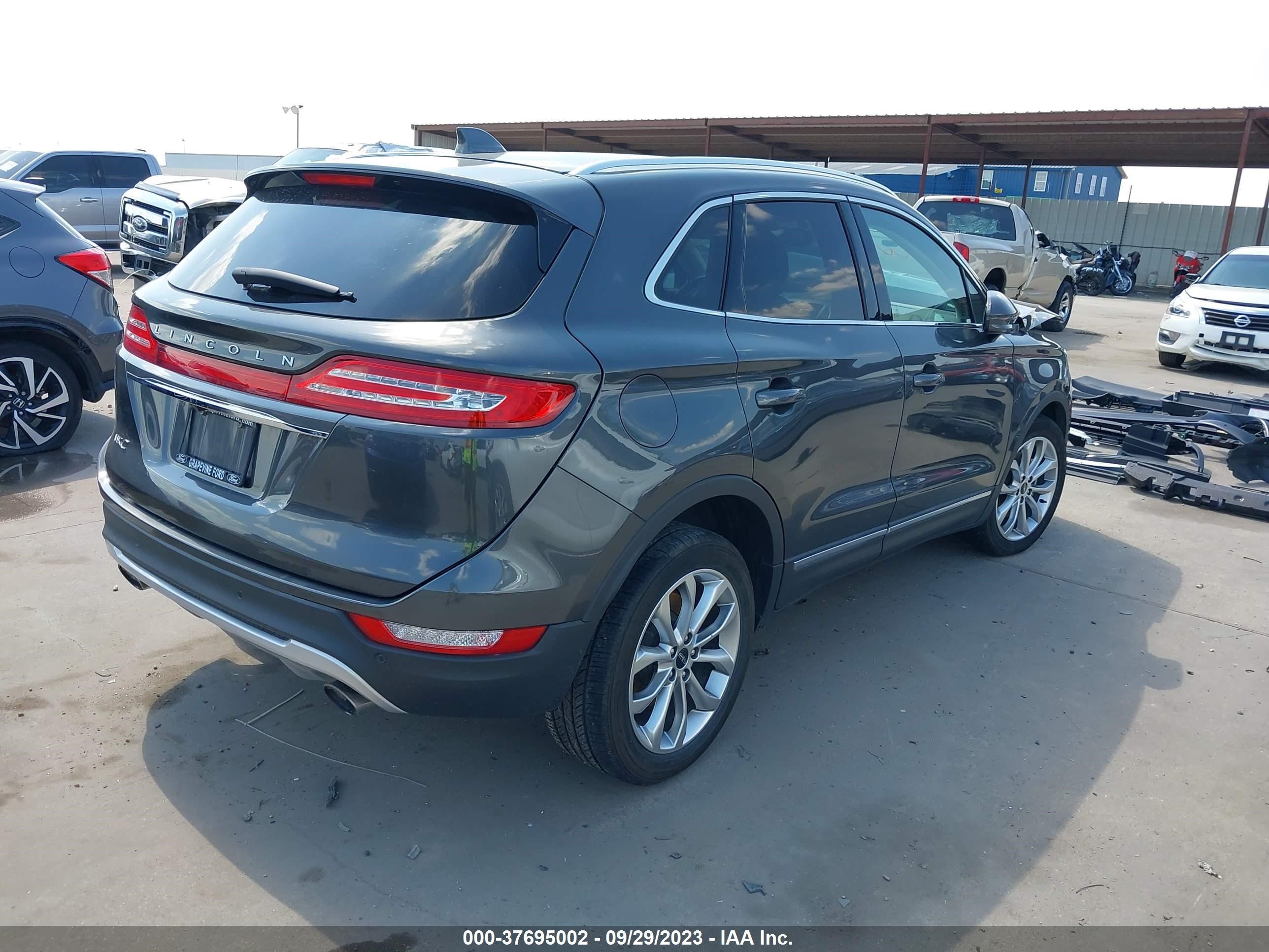 Photo 3 VIN: 5LMCJ2C91KUL37734 - LINCOLN MKC 