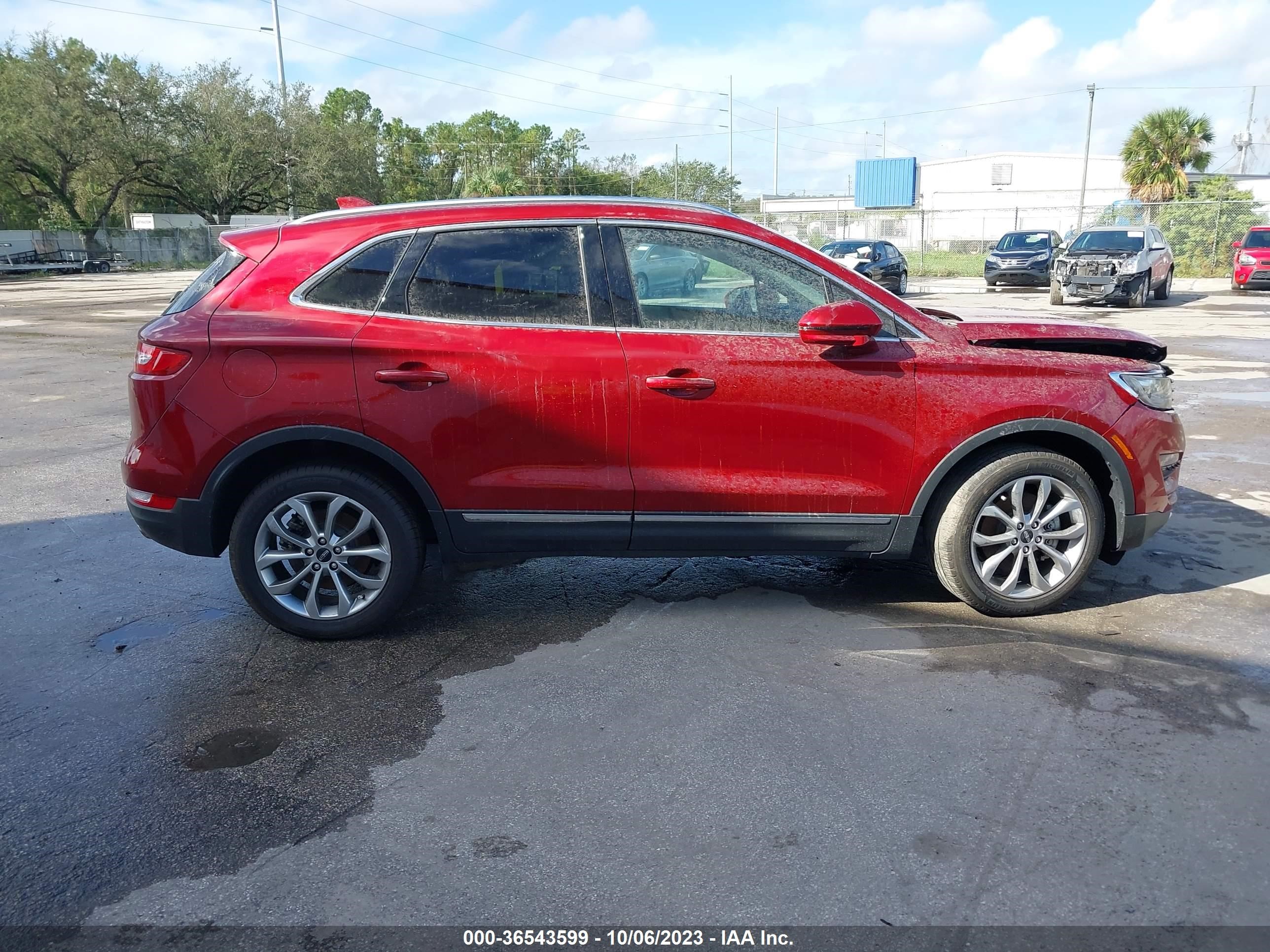 Photo 12 VIN: 5LMCJ2C93JUL32145 - LINCOLN MKC 