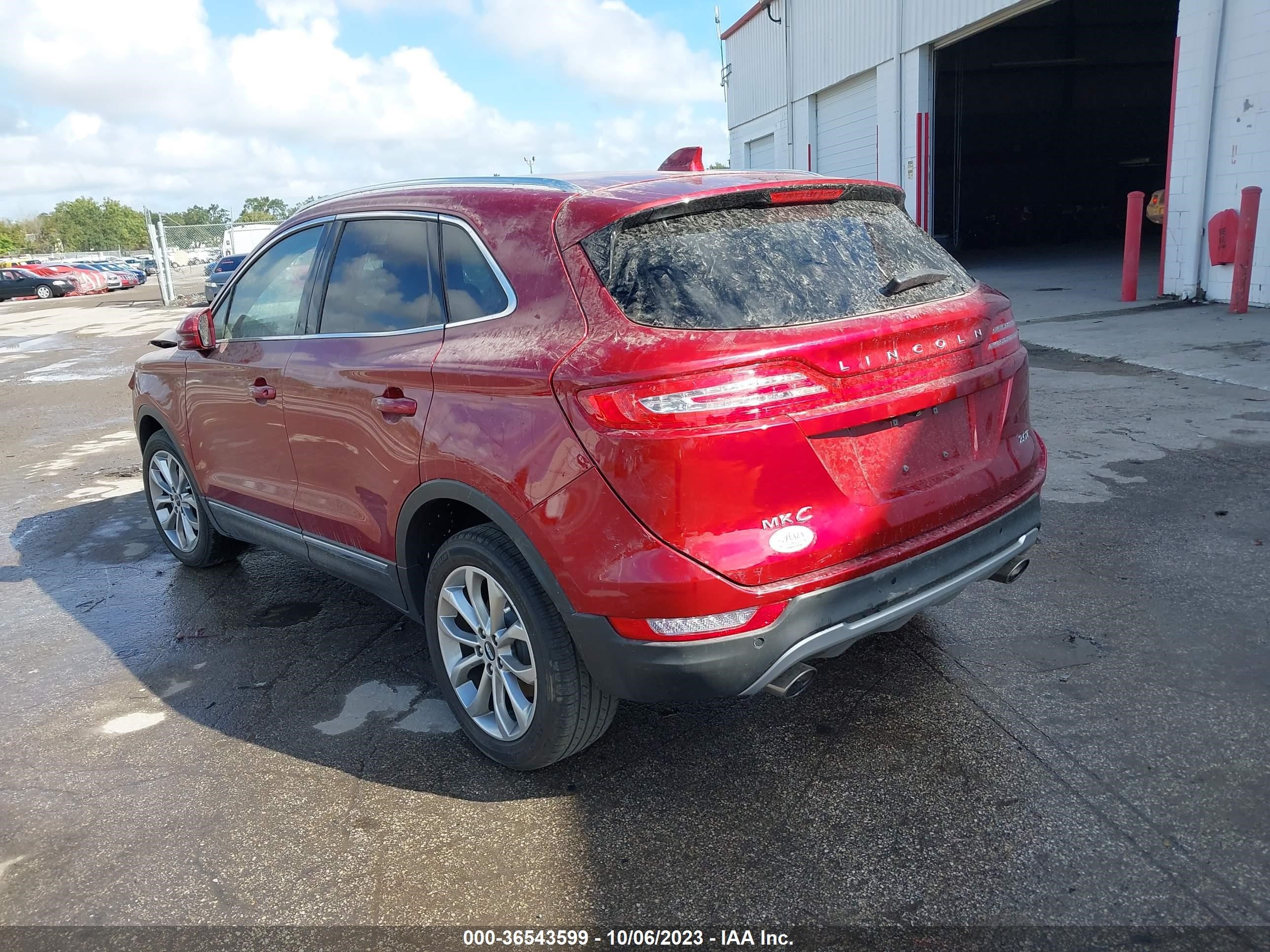 Photo 2 VIN: 5LMCJ2C93JUL32145 - LINCOLN MKC 