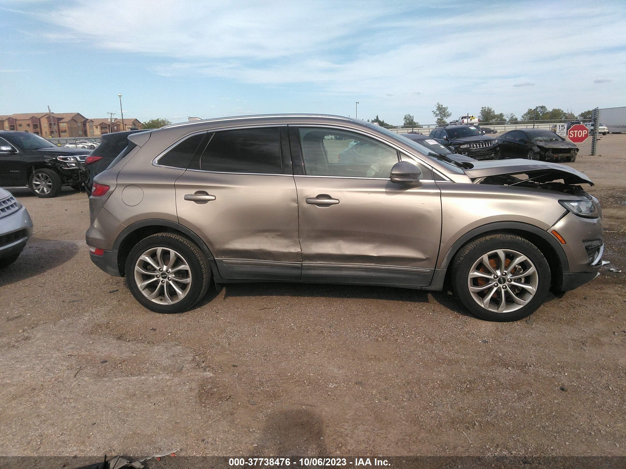 Photo 11 VIN: 5LMCJ2C93KUL42742 - LINCOLN MKC 