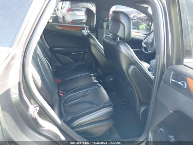 Photo 7 VIN: 5LMCJ2C95JUL12026 - LINCOLN MKC 