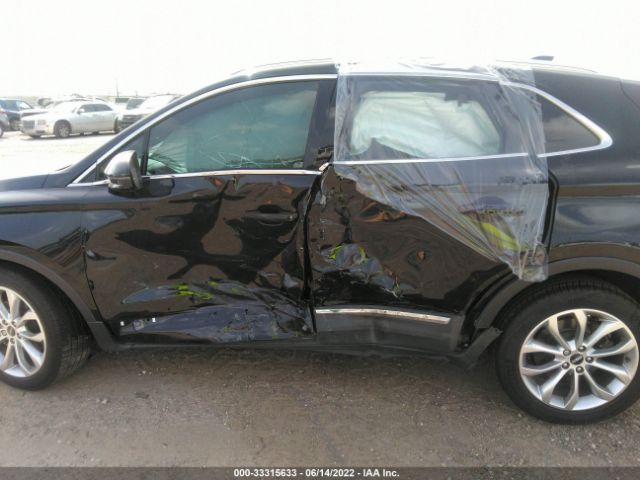 Photo 5 VIN: 5LMCJ2C95JUL22233 - LINCOLN MKC 