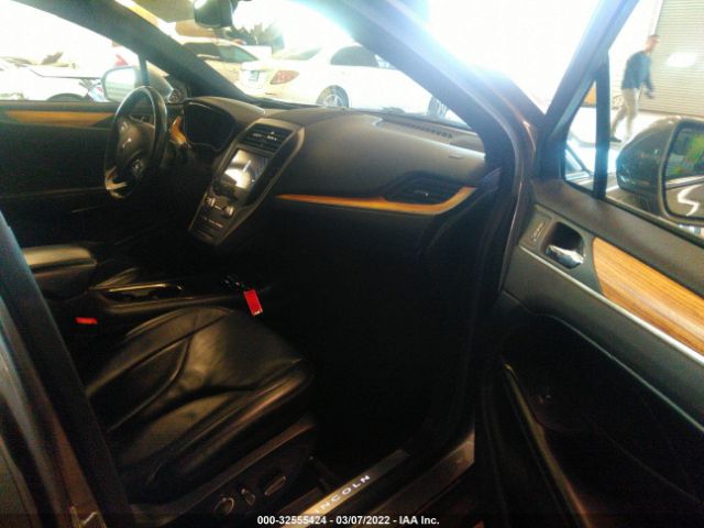 Photo 4 VIN: 5LMCJ2C96GUJ23703 - LINCOLN MKC 