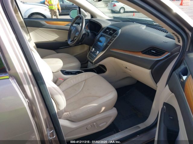 Photo 4 VIN: 5LMCJ2C99KUL50330 - LINCOLN MKC 