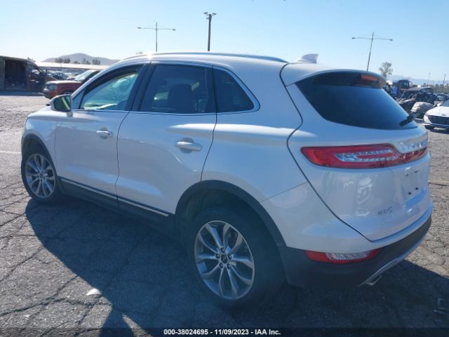 Photo 2 VIN: 5LMCJ2C9XJUL04388 - LINCOLN MKC 