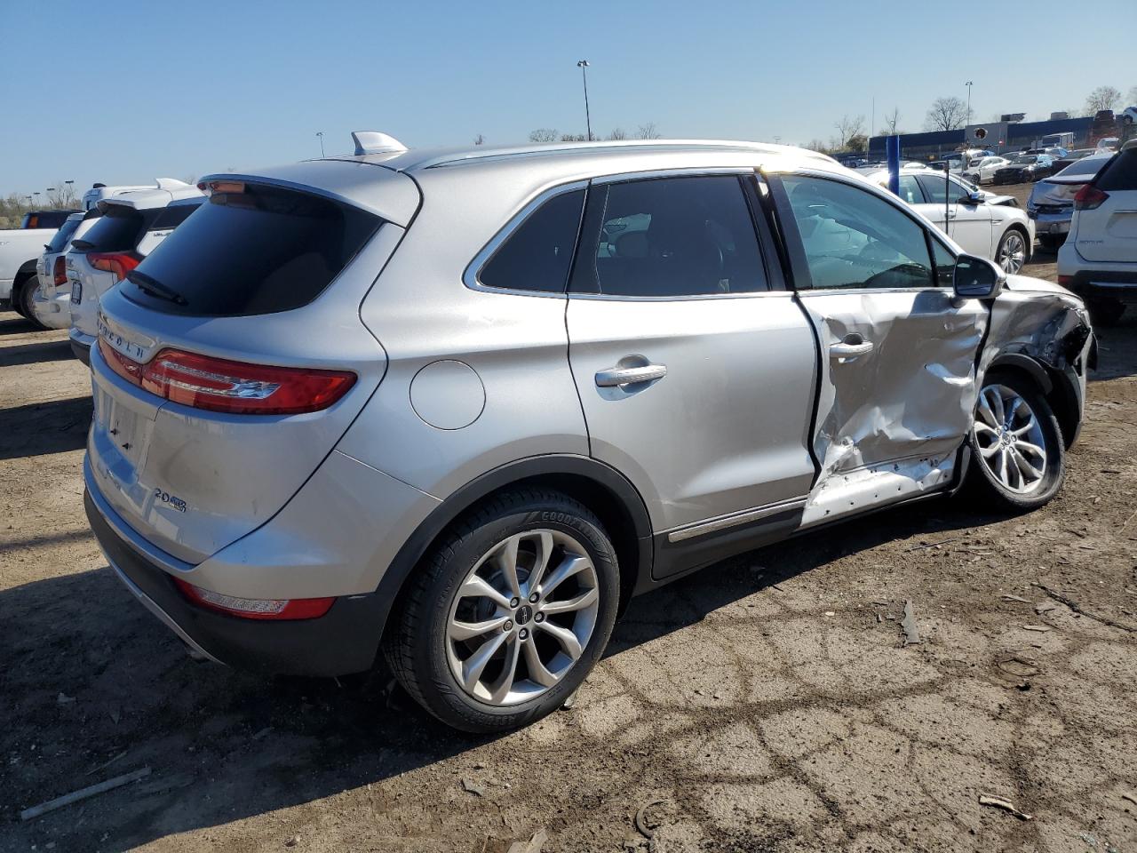 Photo 2 VIN: 5LMCJ2D92GUJ15712 - LINCOLN MKC 