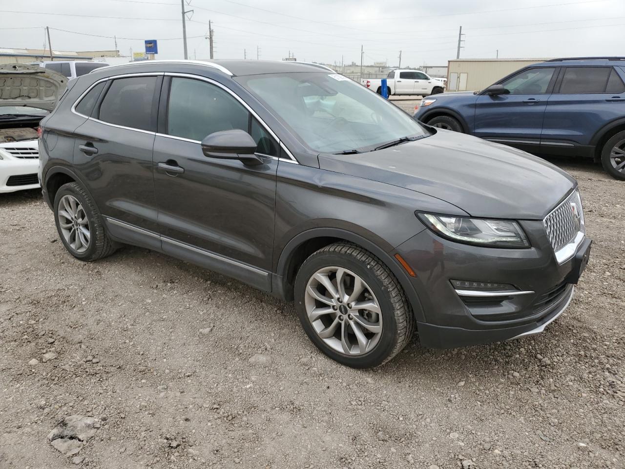 Photo 3 VIN: 5LMCJ2D92KUL20729 - LINCOLN MKC 