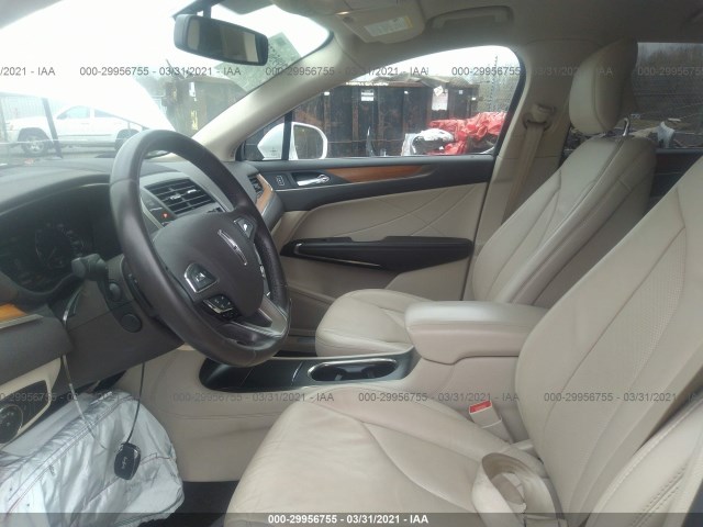 Photo 4 VIN: 5LMCJ2D94HUL11779 - LINCOLN MKC 