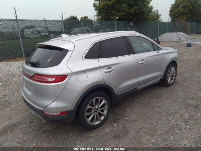 Photo 3 VIN: 5LMCJ2D94HUL70069 - LINCOLN MKC 