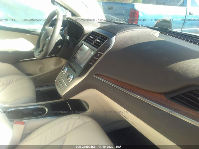 Photo 4 VIN: 5LMCJ2D96KUL49764 - LINCOLN MKC 