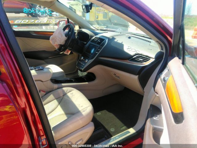 Photo 4 VIN: 5LMCJ2D97HUL15342 - LINCOLN MKC 