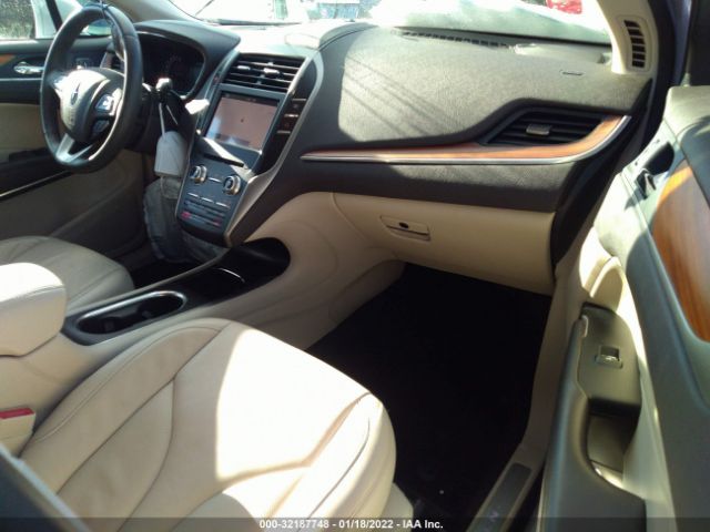 Photo 4 VIN: 5LMCJ2D98KUL44601 - LINCOLN MKC 