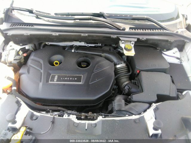 Photo 9 VIN: 5LMCJ2D99HUL70018 - LINCOLN MKC 