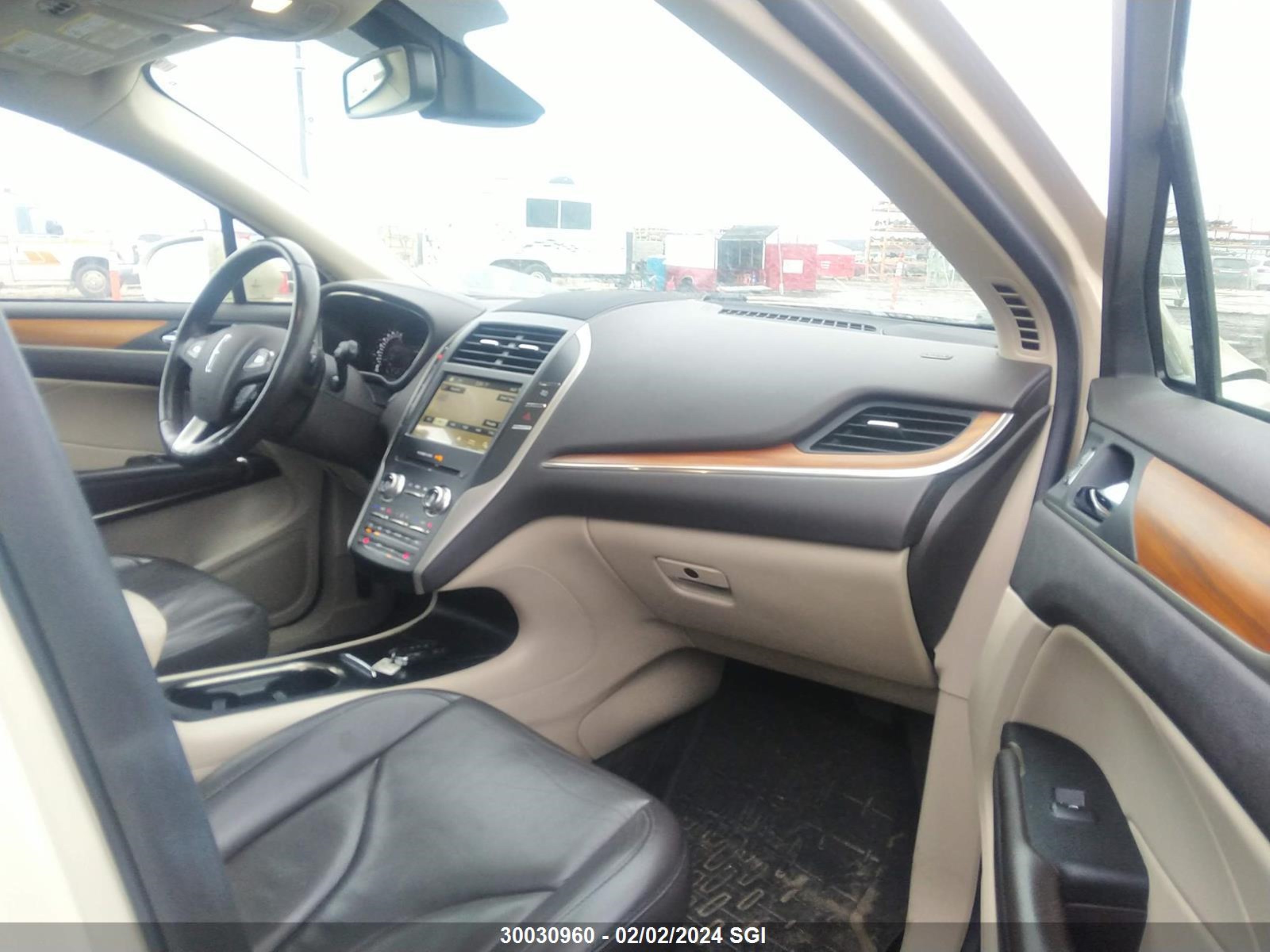 Photo 4 VIN: 5LMCJ2D99JUL18409 - LINCOLN MKC 