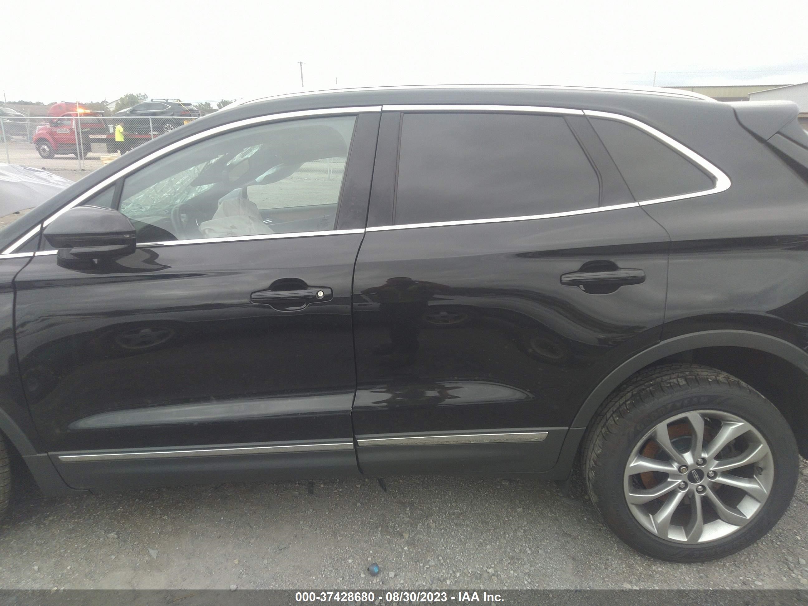 Photo 13 VIN: 5LMCJ2D99KUL13311 - LINCOLN MKC 