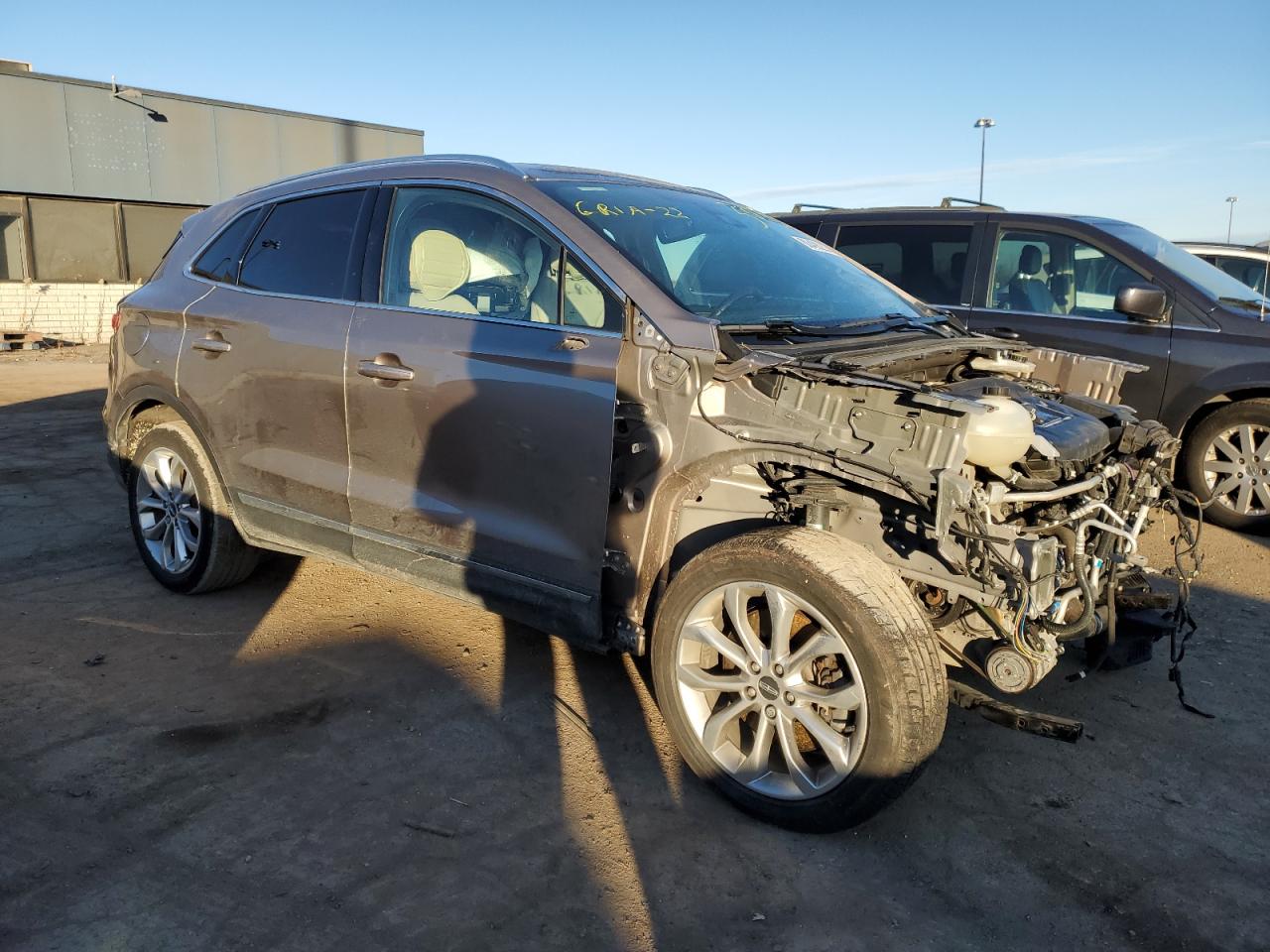 Photo 3 VIN: 5LMCJ2D9XKUL53073 - LINCOLN MKC 