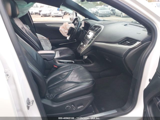 Photo 4 VIN: 5LMCJ3C90KUL25810 - LINCOLN MKC 