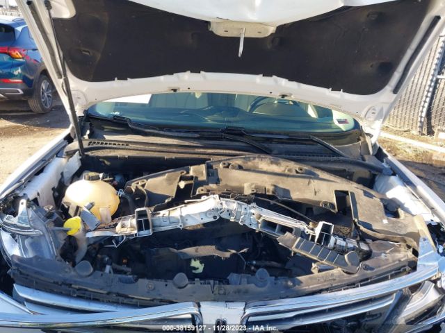 Photo 9 VIN: 5LMCJ3C91HUL02531 - LINCOLN MKC 