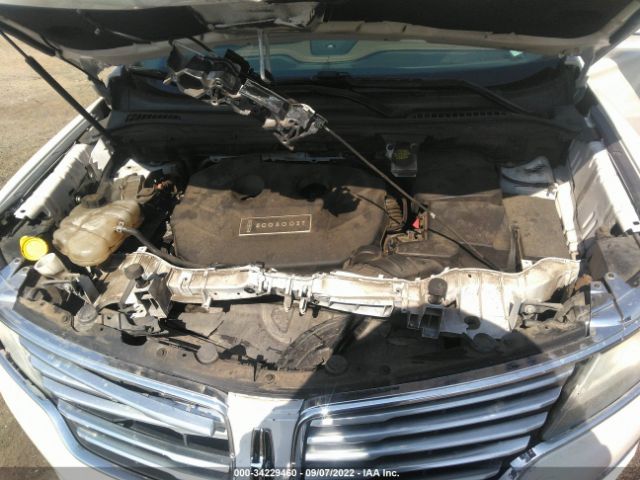 Photo 9 VIN: 5LMCJ3C93GUJ23762 - LINCOLN MKC 