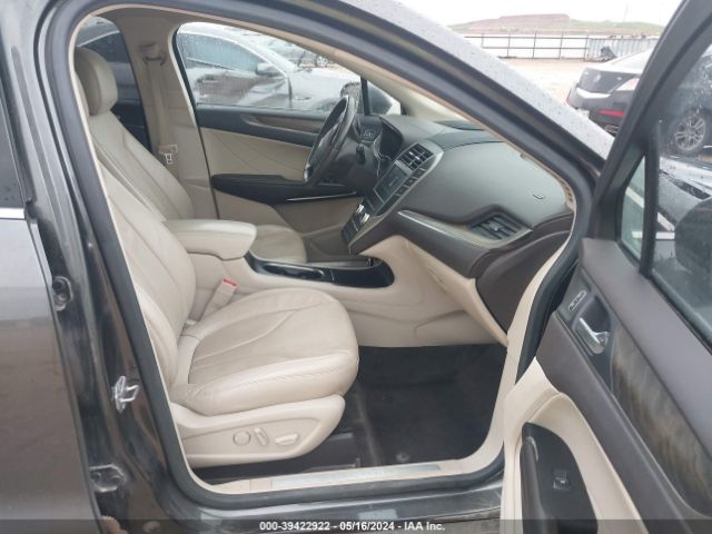 Photo 4 VIN: 5LMCJ3C93HUL33585 - LINCOLN MKC 