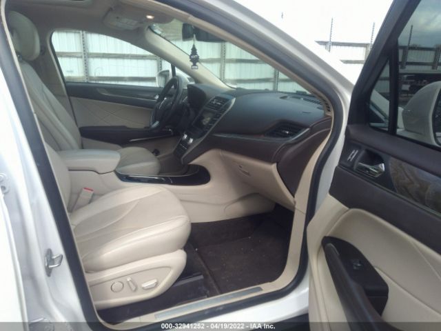 Photo 4 VIN: 5LMCJ3C93HUL56879 - LINCOLN MKC 