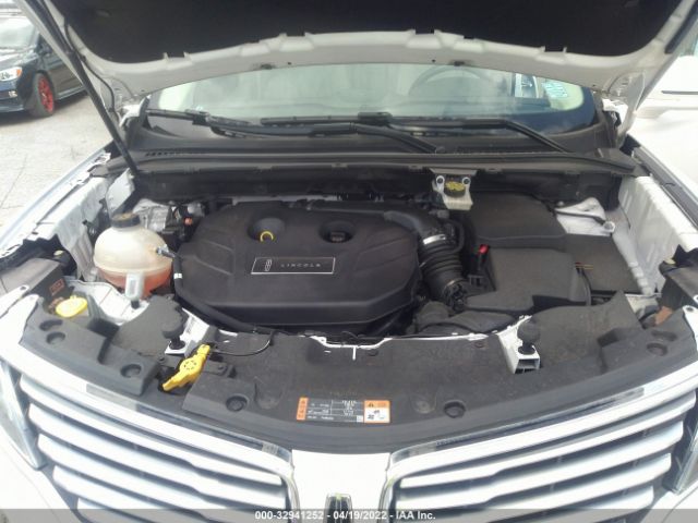 Photo 9 VIN: 5LMCJ3C93HUL56879 - LINCOLN MKC 