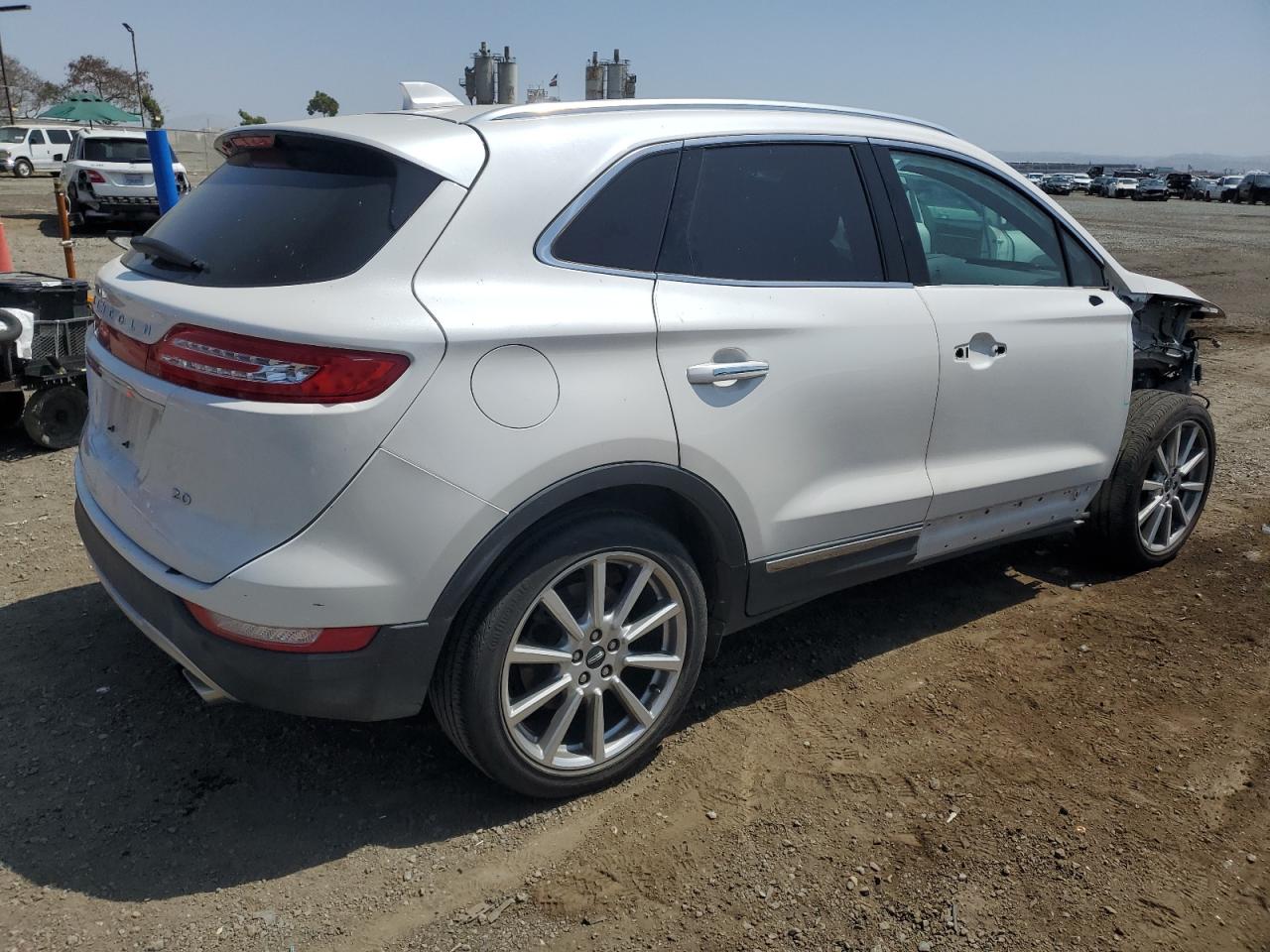 Photo 2 VIN: 5LMCJ3C93KUL48157 - LINCOLN MKC 