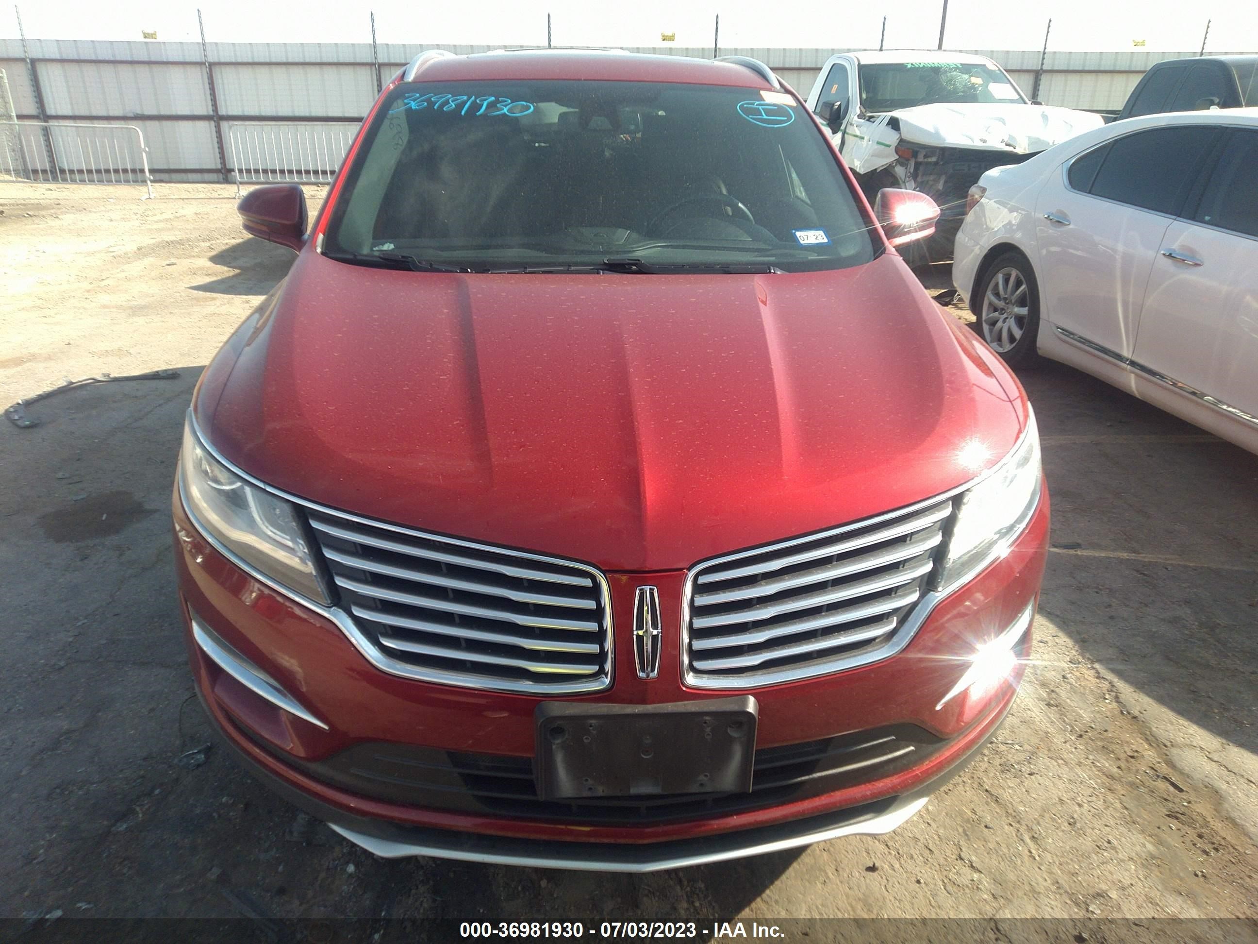 Photo 11 VIN: 5LMCJ3C95HUL45012 - LINCOLN MKC 