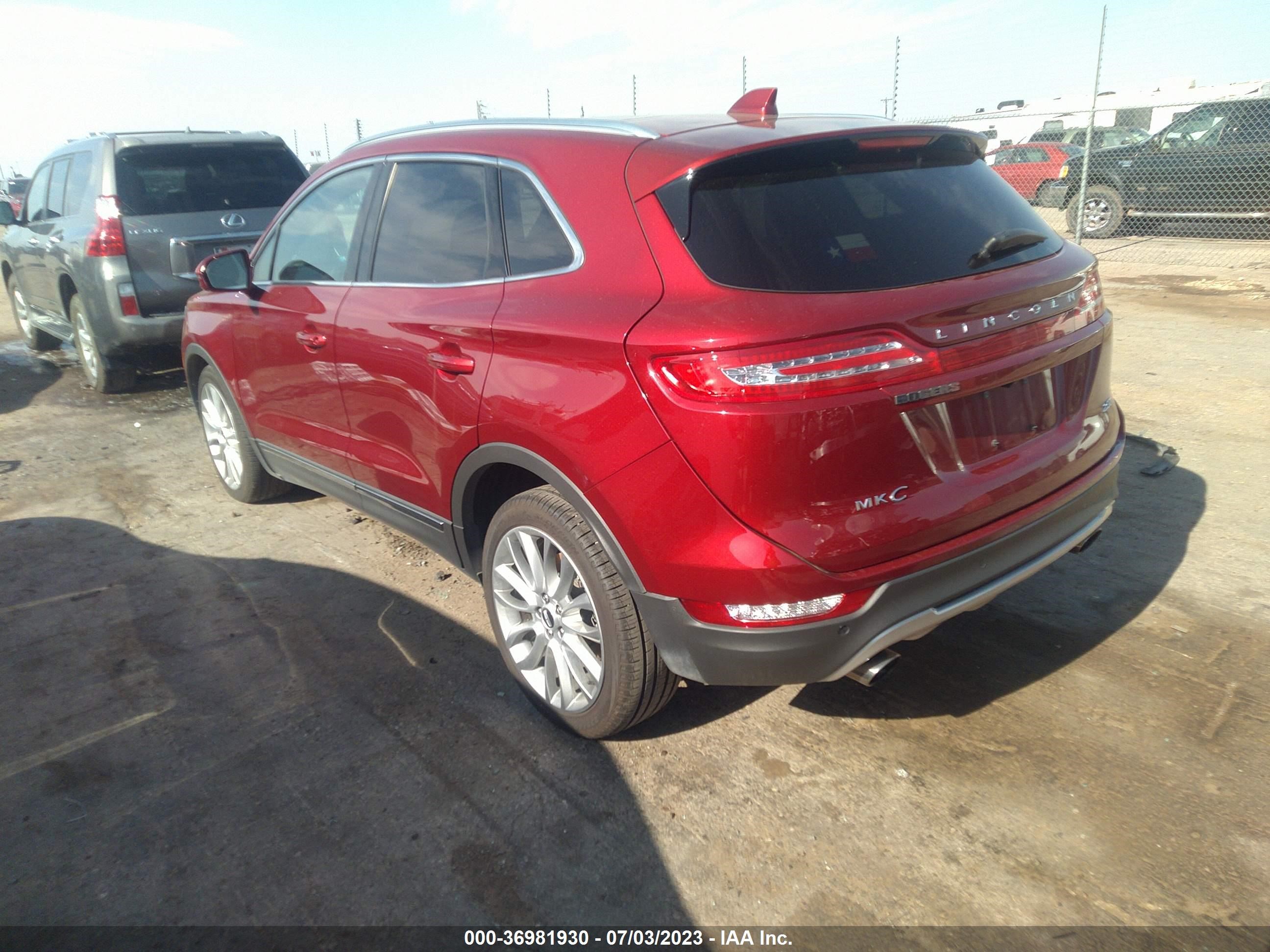 Photo 2 VIN: 5LMCJ3C95HUL45012 - LINCOLN MKC 