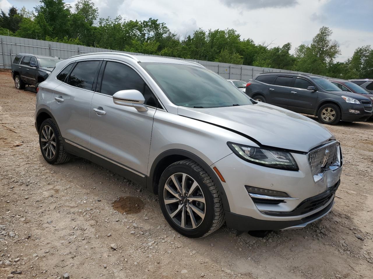 Photo 3 VIN: 5LMCJ3C95KUL25950 - LINCOLN MKC 