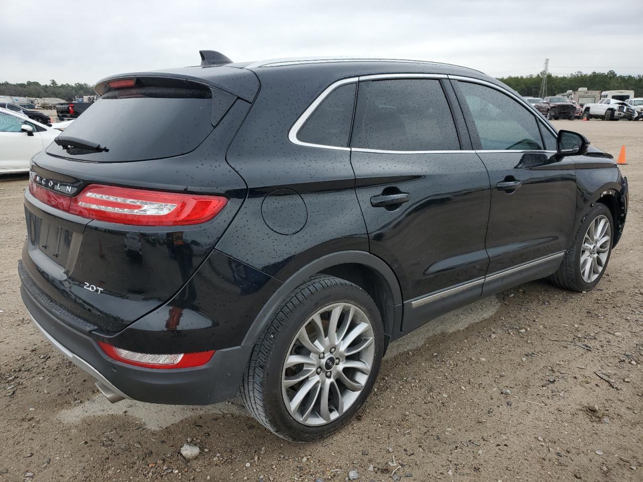 Photo 2 VIN: 5LMCJ3C96HUL02475 - LINCOLN MKC 