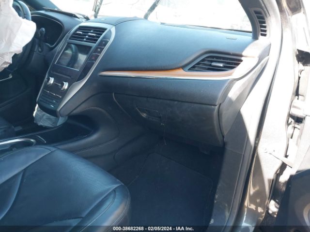 Photo 4 VIN: 5LMCJ3C96KUL20935 - LINCOLN MKC 