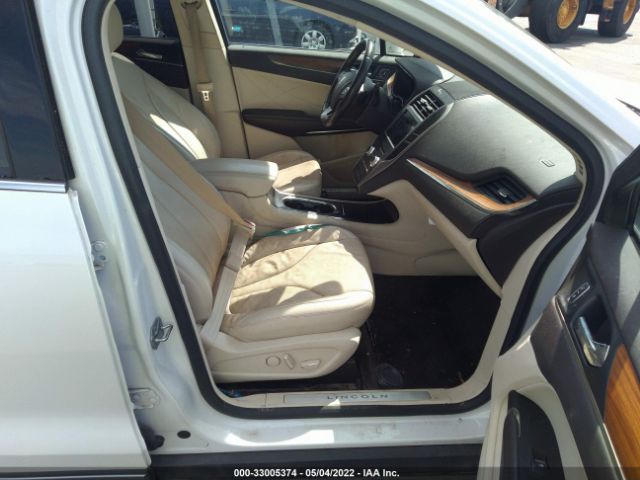 Photo 4 VIN: 5LMCJ3C98GUJ16113 - LINCOLN MKC 