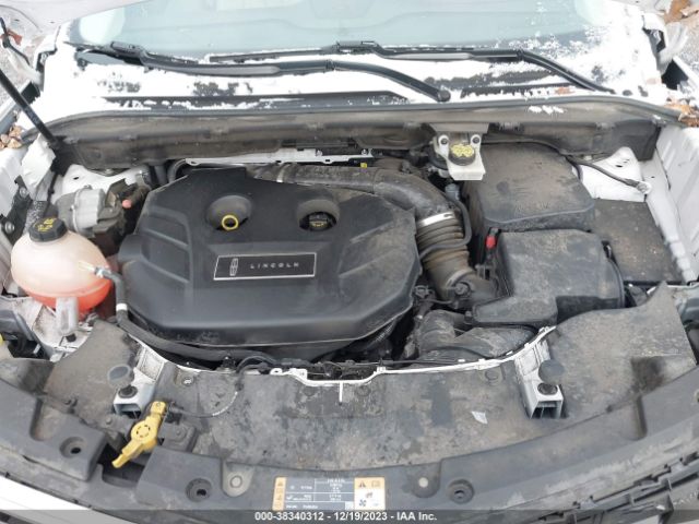 Photo 9 VIN: 5LMCJ3C99HUL47183 - LINCOLN MKC 