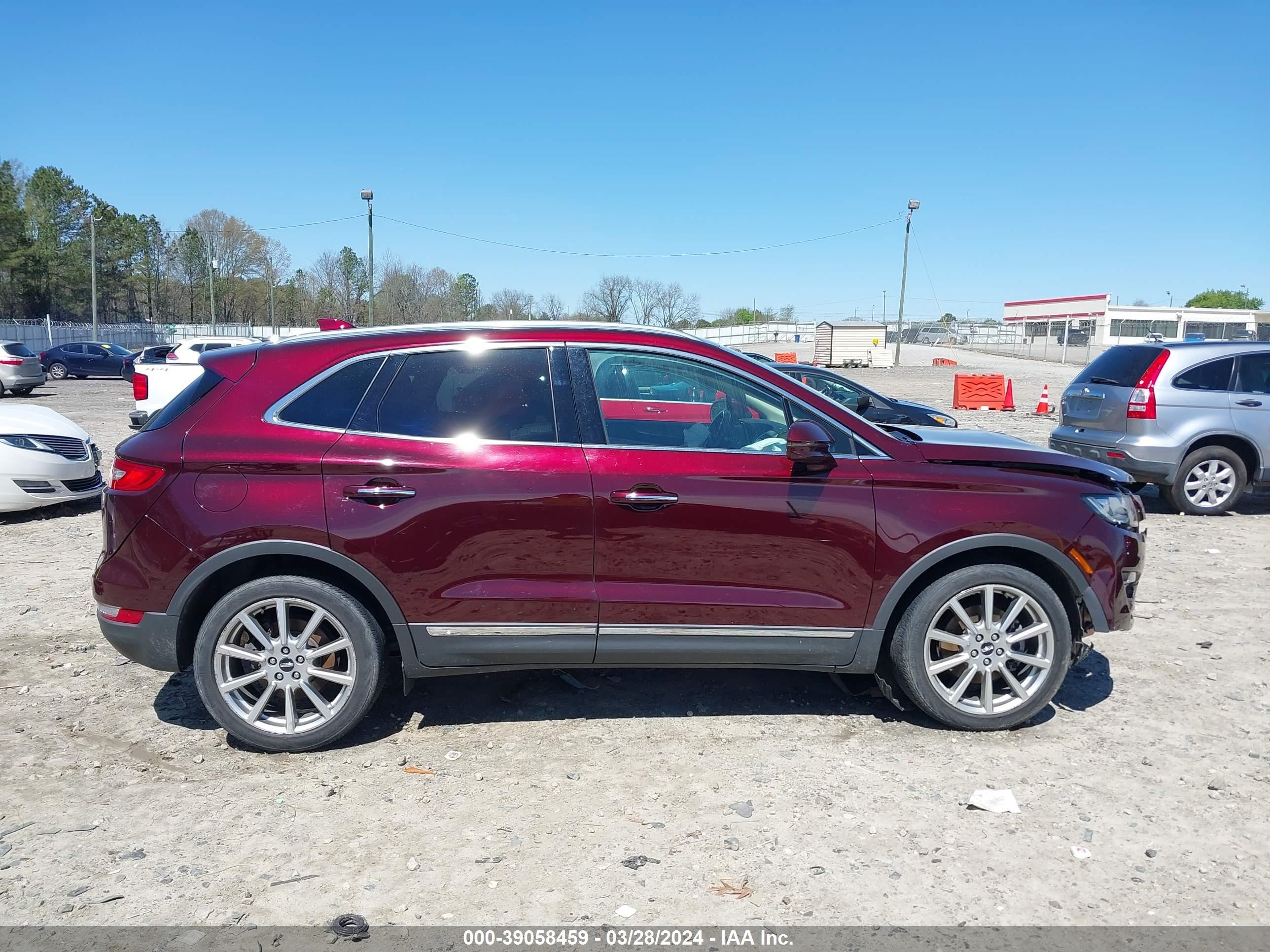 Photo 12 VIN: 5LMCJ3C99KUL08228 - LINCOLN MKC 