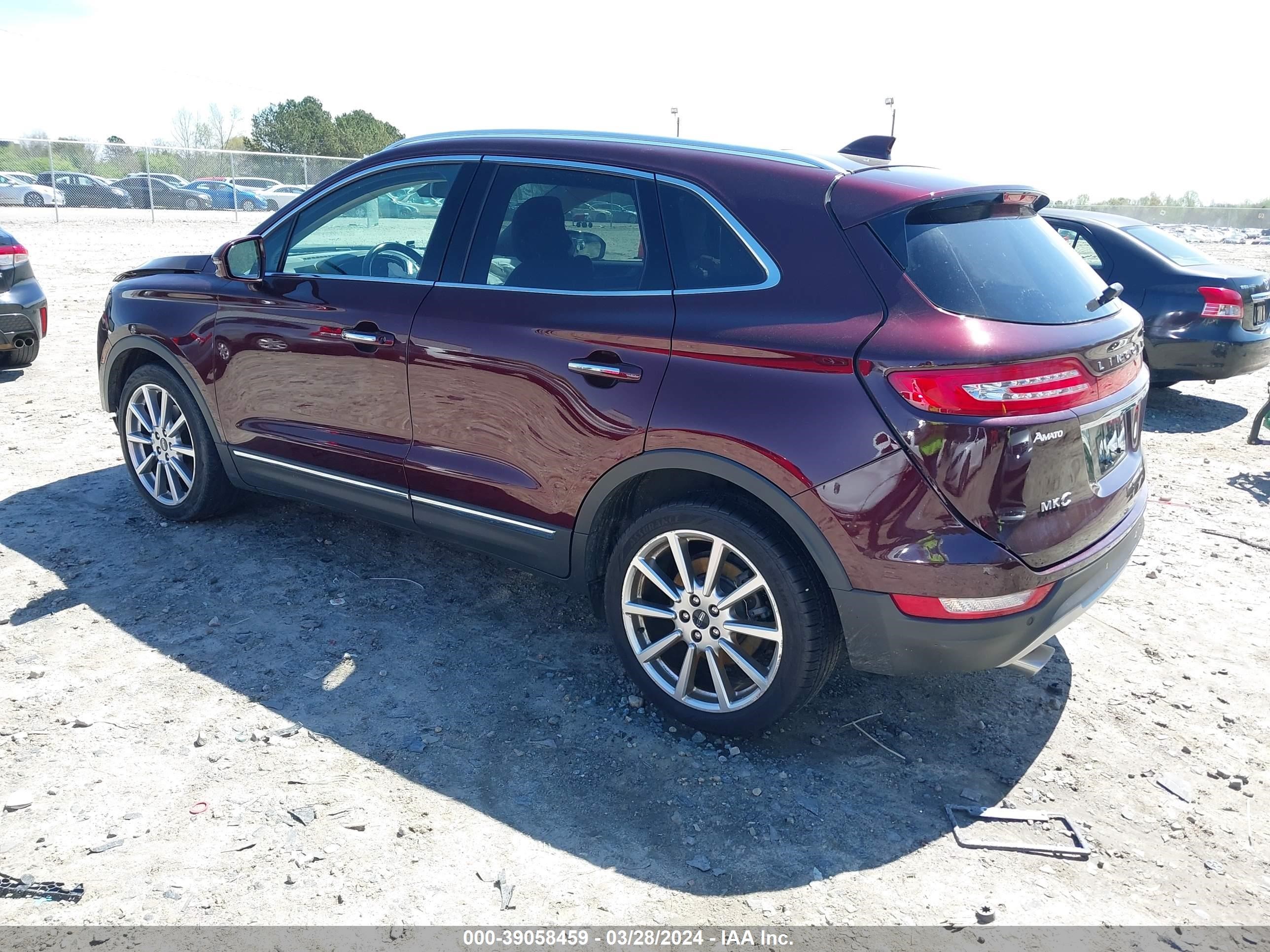 Photo 2 VIN: 5LMCJ3C99KUL08228 - LINCOLN MKC 