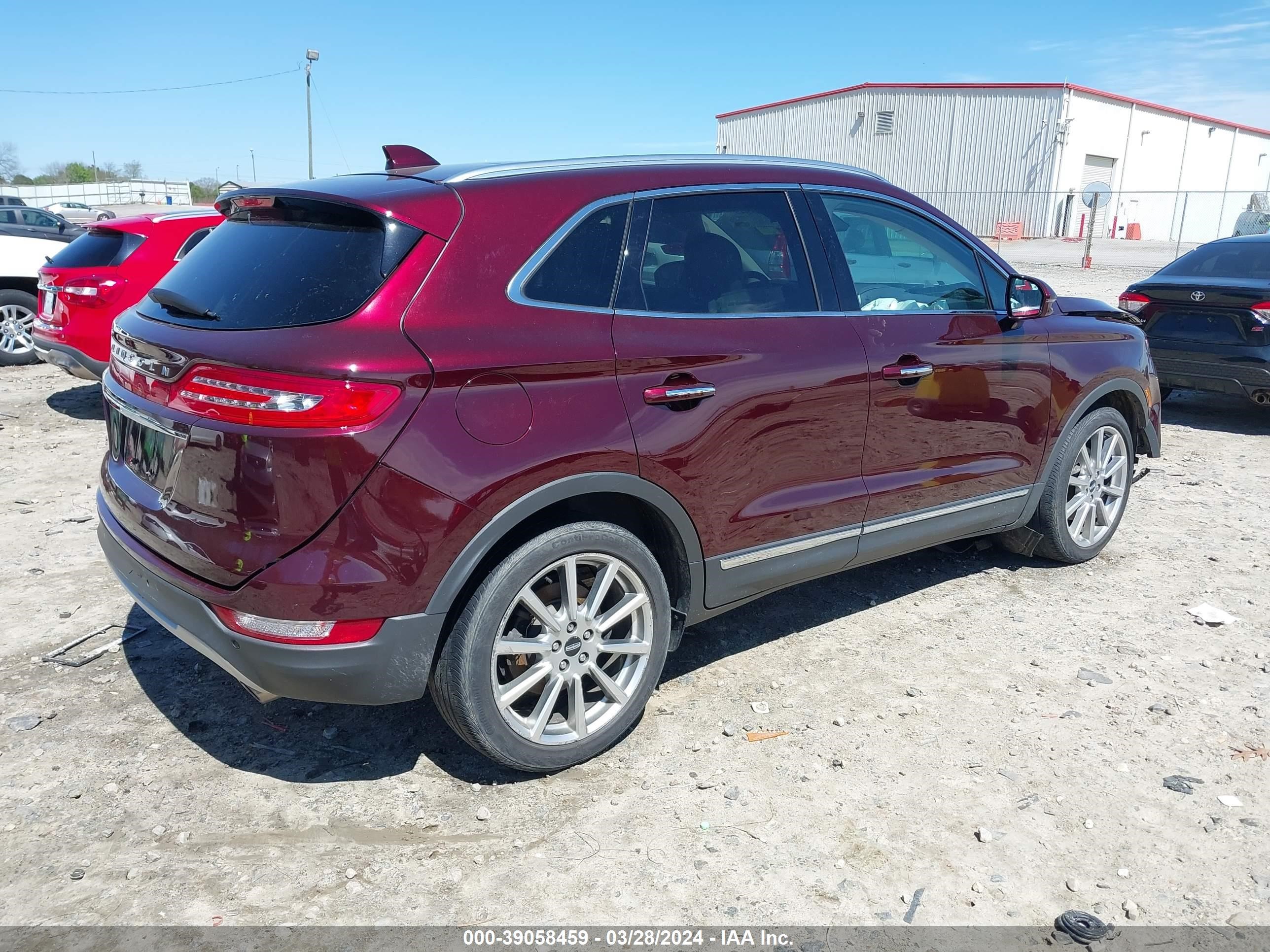 Photo 3 VIN: 5LMCJ3C99KUL08228 - LINCOLN MKC 