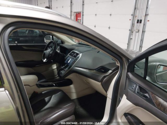 Photo 4 VIN: 5LMCJ3C9XHUL71136 - LINCOLN MKC 