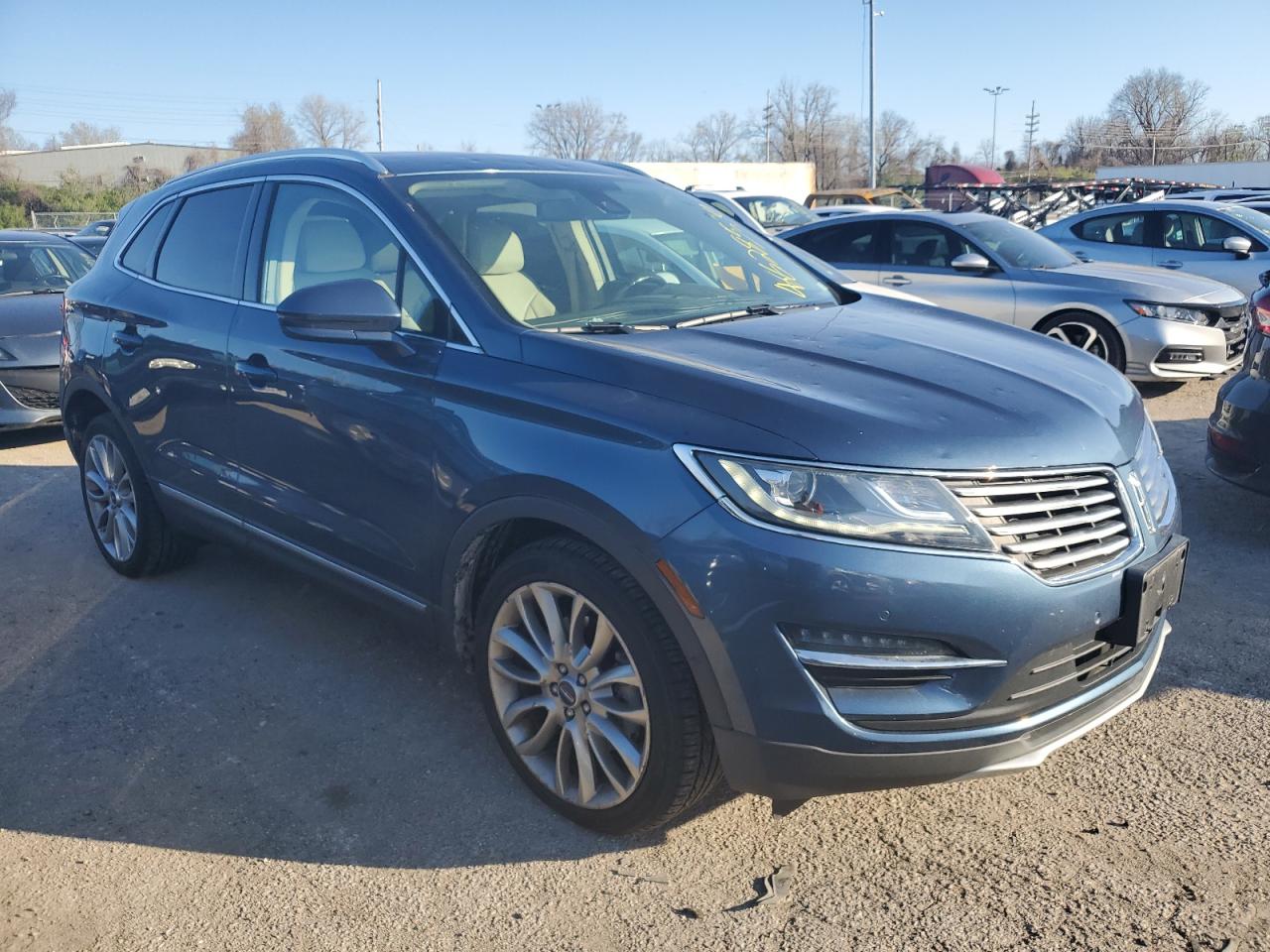 Photo 3 VIN: 5LMCJ3C9XJUL20368 - LINCOLN MKC 