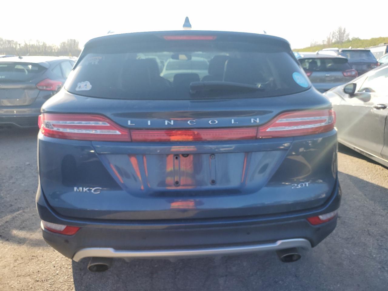 Photo 5 VIN: 5LMCJ3C9XJUL20368 - LINCOLN MKC 