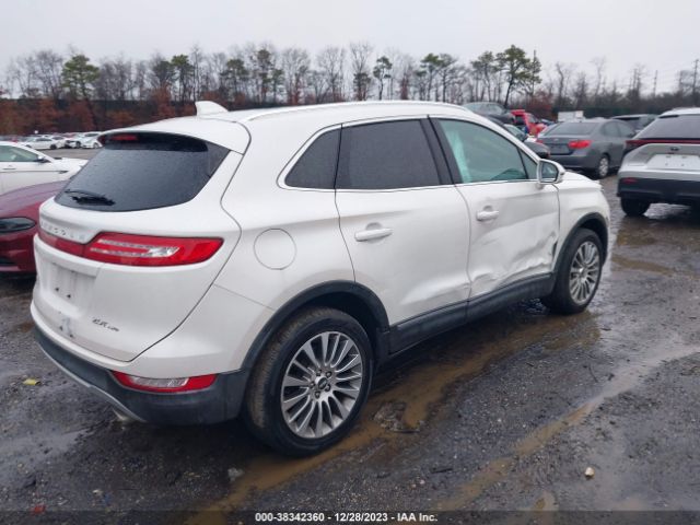 Photo 3 VIN: 5LMCJ3D90HUL68017 - LINCOLN MKC 