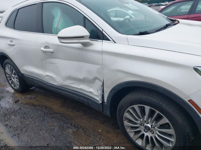 Photo 5 VIN: 5LMCJ3D90HUL68017 - LINCOLN MKC 