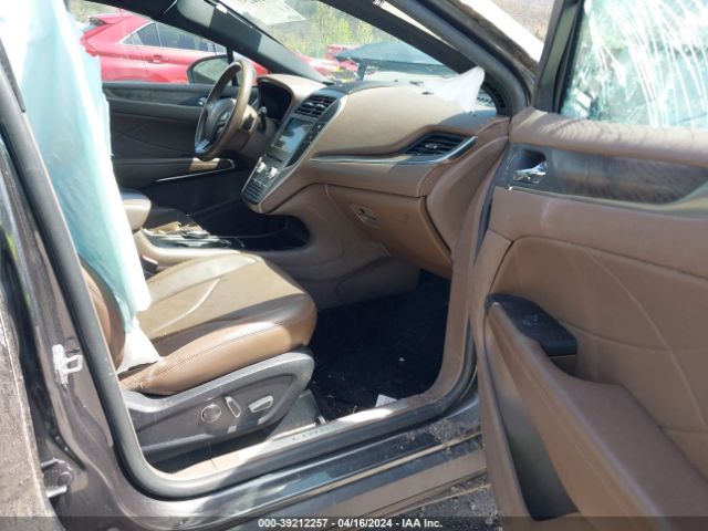 Photo 4 VIN: 5LMCJ3D90JUL30051 - LINCOLN MKC 