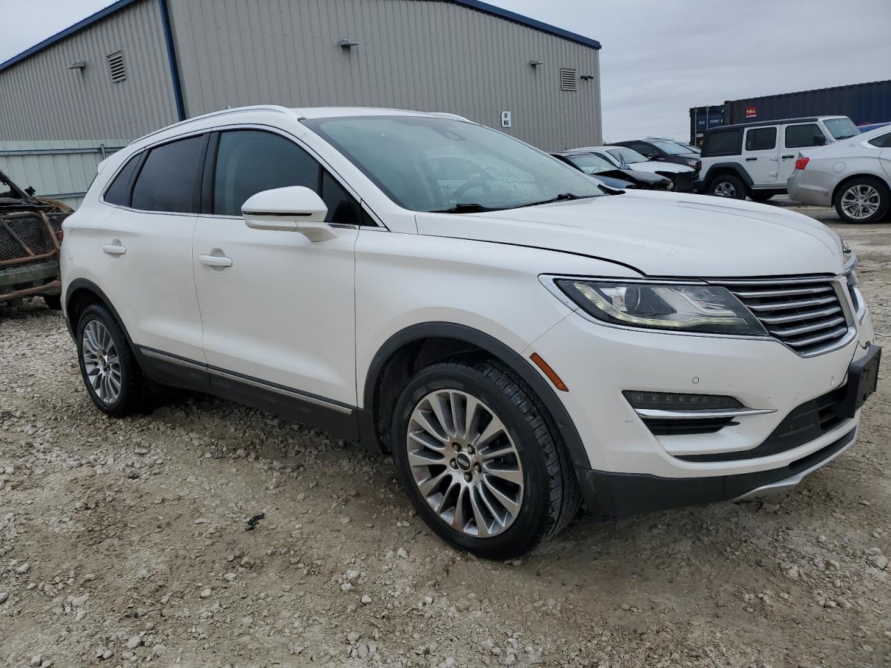 Photo 3 VIN: 5LMCJ3D92GUJ02853 - LINCOLN MKC 