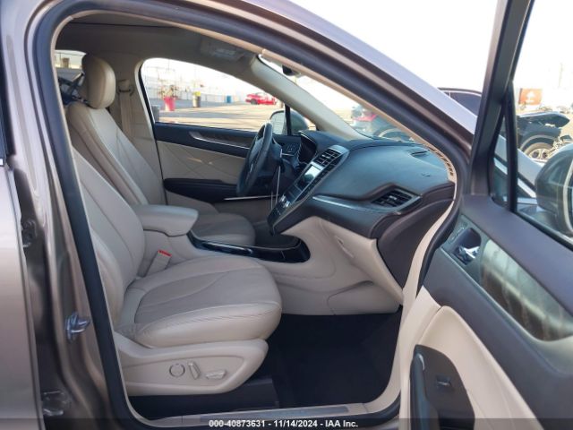 Photo 4 VIN: 5LMCJ3D92KUL17335 - LINCOLN MKC 