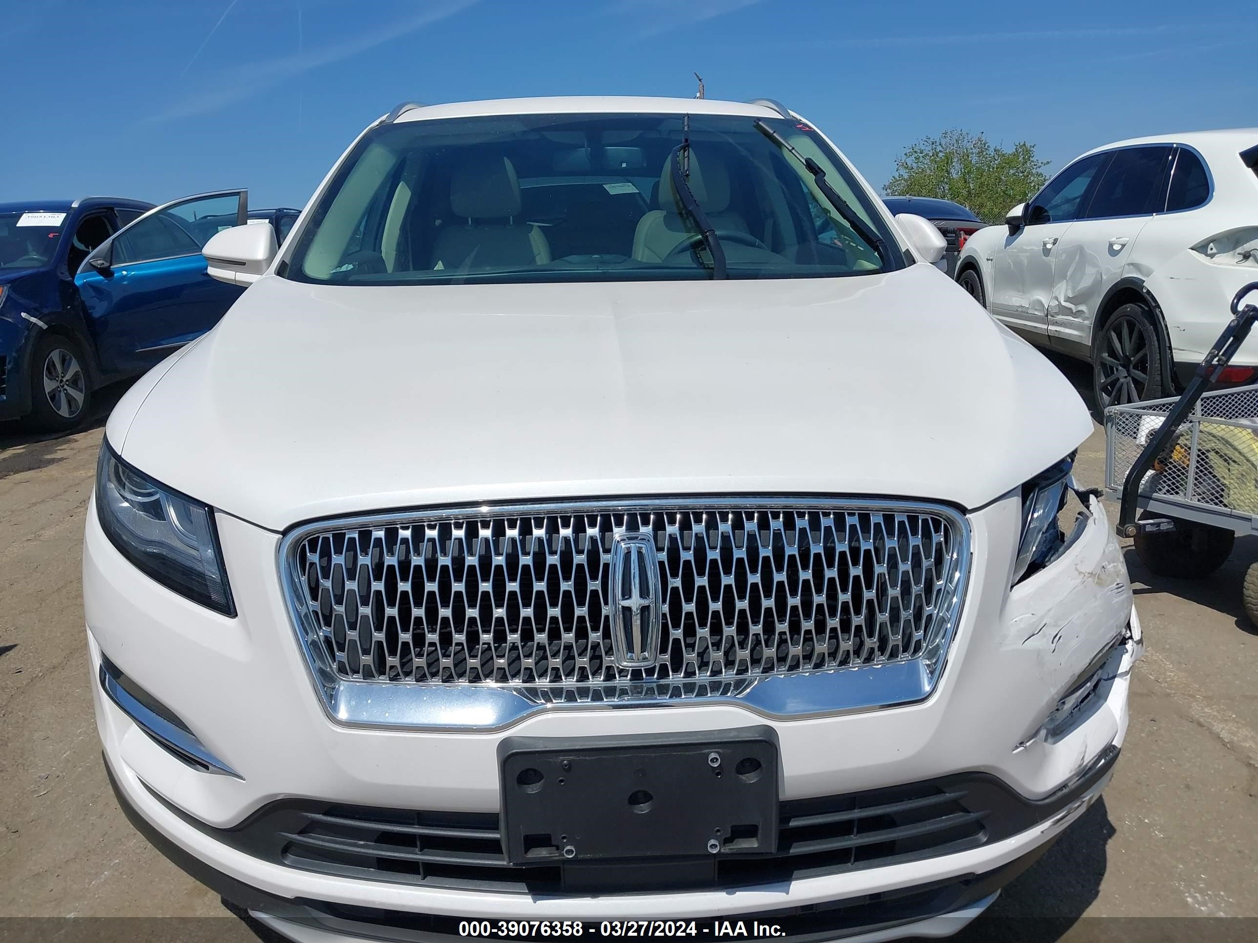 Photo 11 VIN: 5LMCJ3D92KUL53199 - LINCOLN MKC 