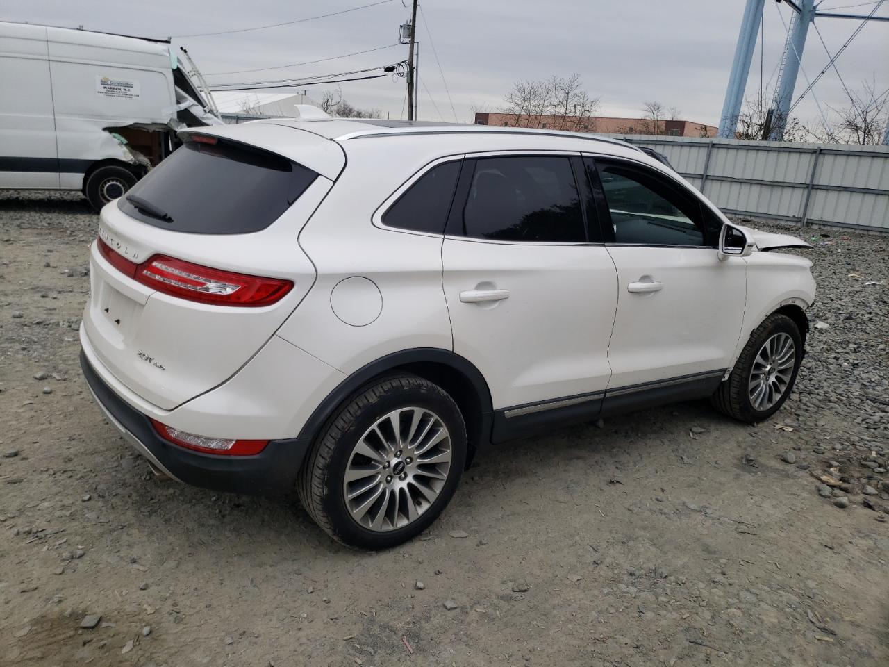 Photo 2 VIN: 5LMCJ3D93HUL46576 - LINCOLN MKC 